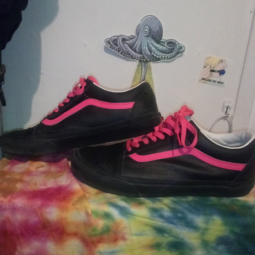 Vans Black and Pink Old Skool Sneakers